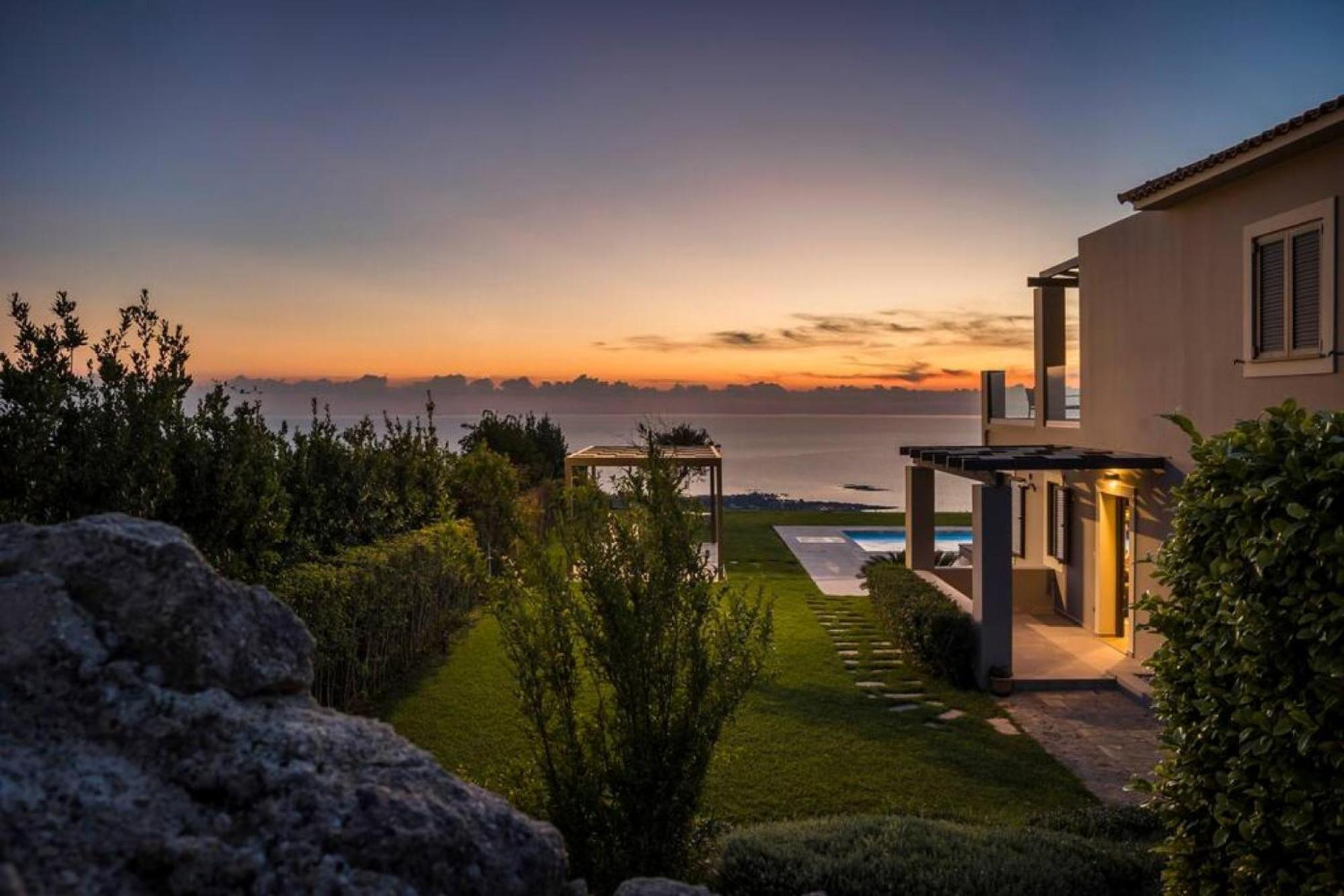 Grande Azzurro In Lakithra Villa Ngoại thất bức ảnh