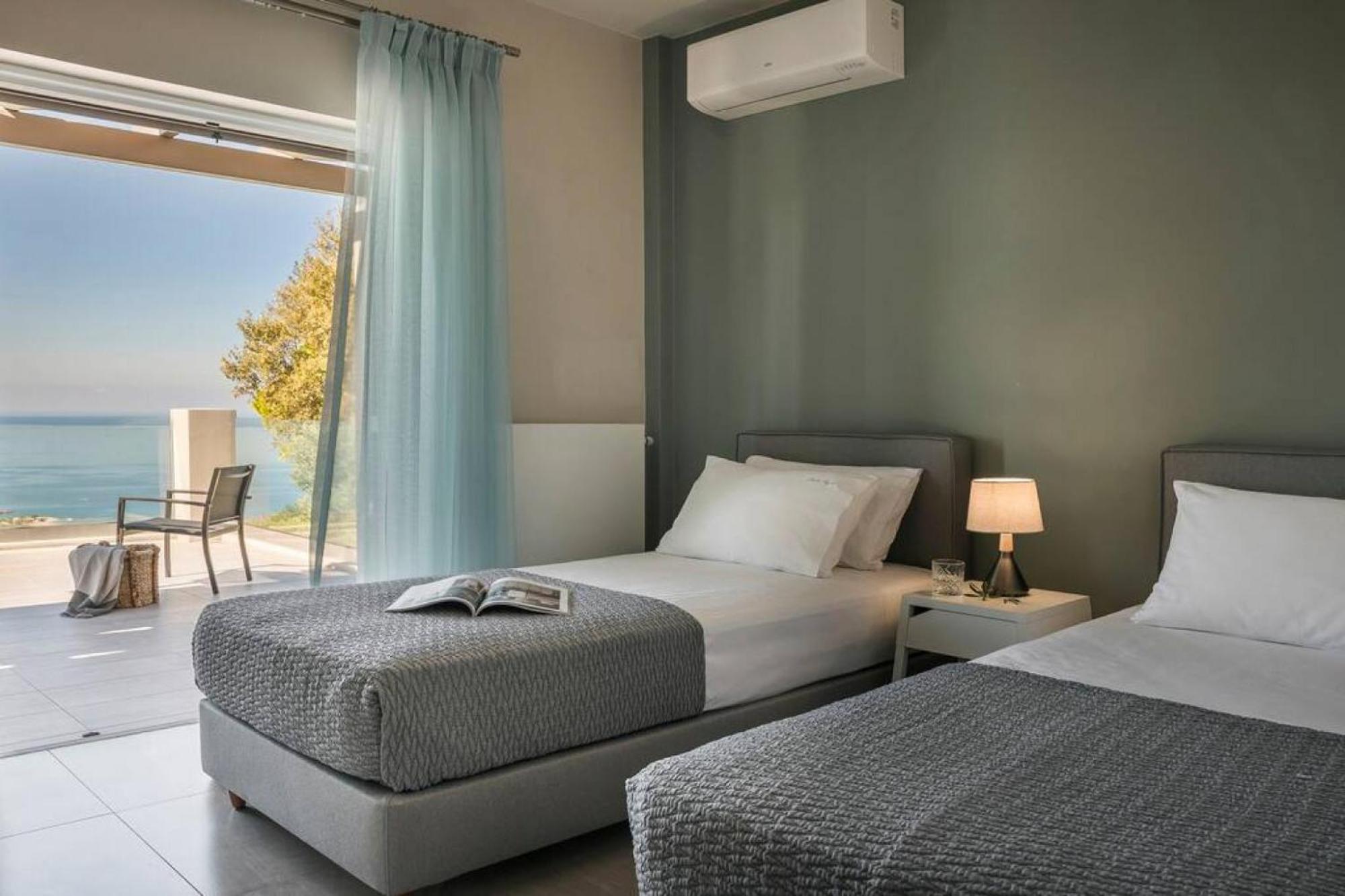 Grande Azzurro In Lakithra Villa Ngoại thất bức ảnh