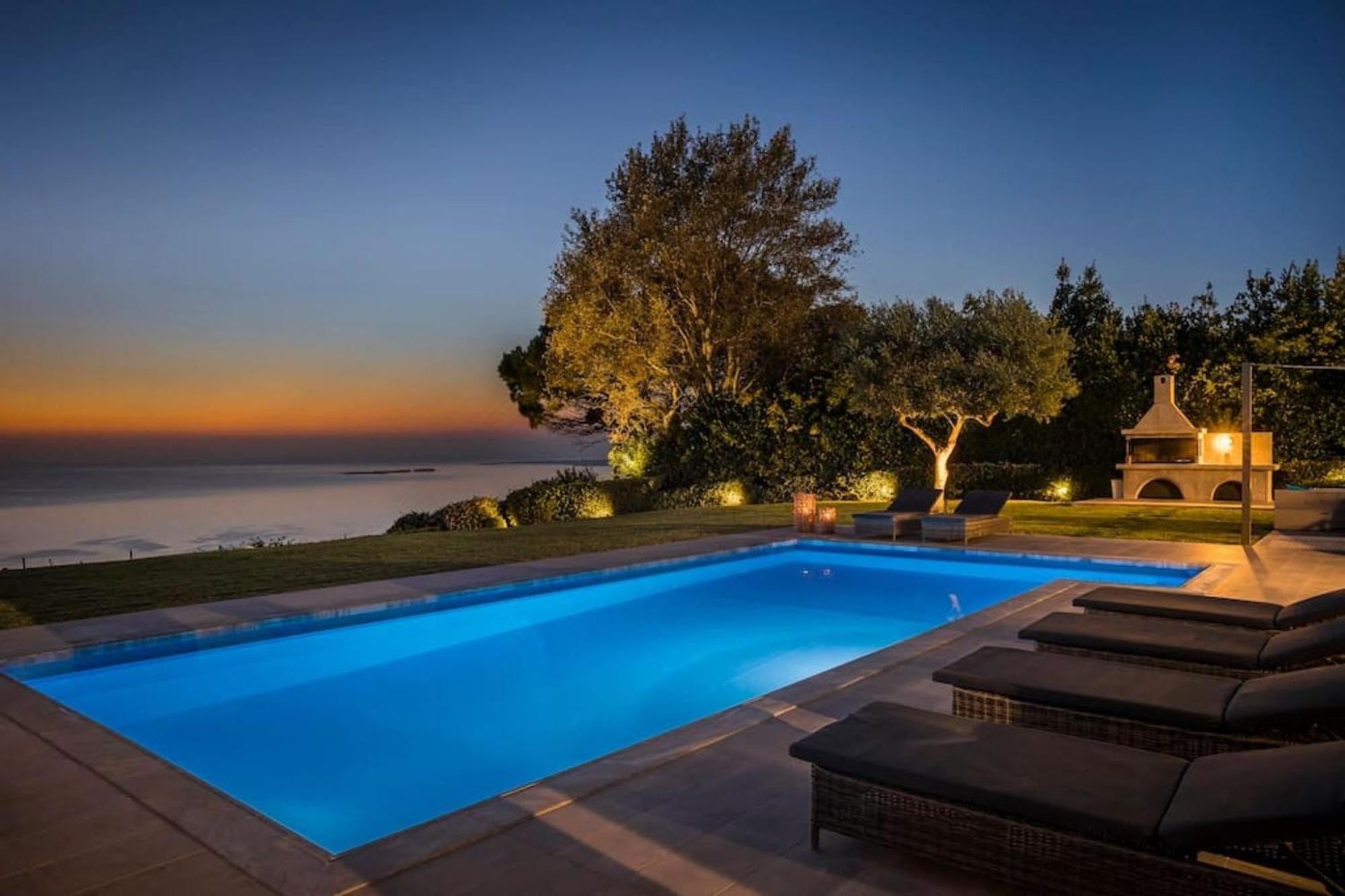 Grande Azzurro In Lakithra Villa Ngoại thất bức ảnh