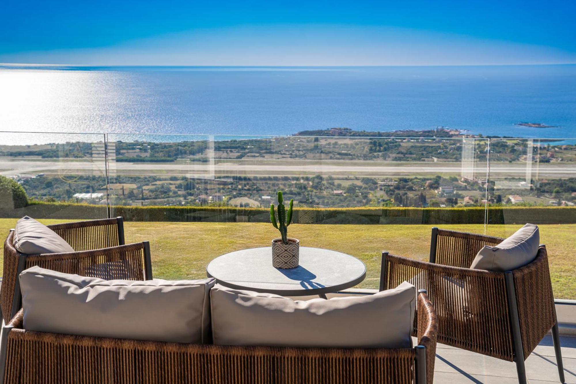 Grande Azzurro In Lakithra Villa Ngoại thất bức ảnh