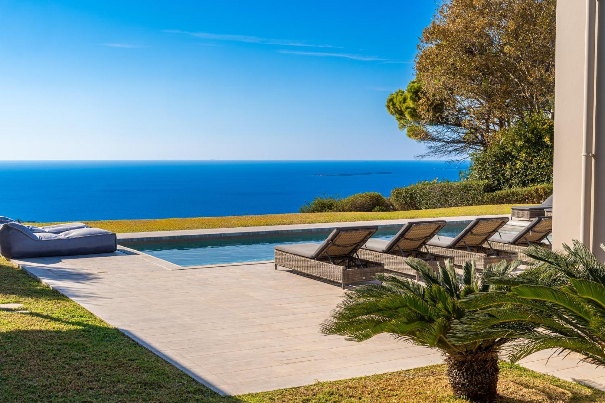 Grande Azzurro In Lakithra Villa Ngoại thất bức ảnh