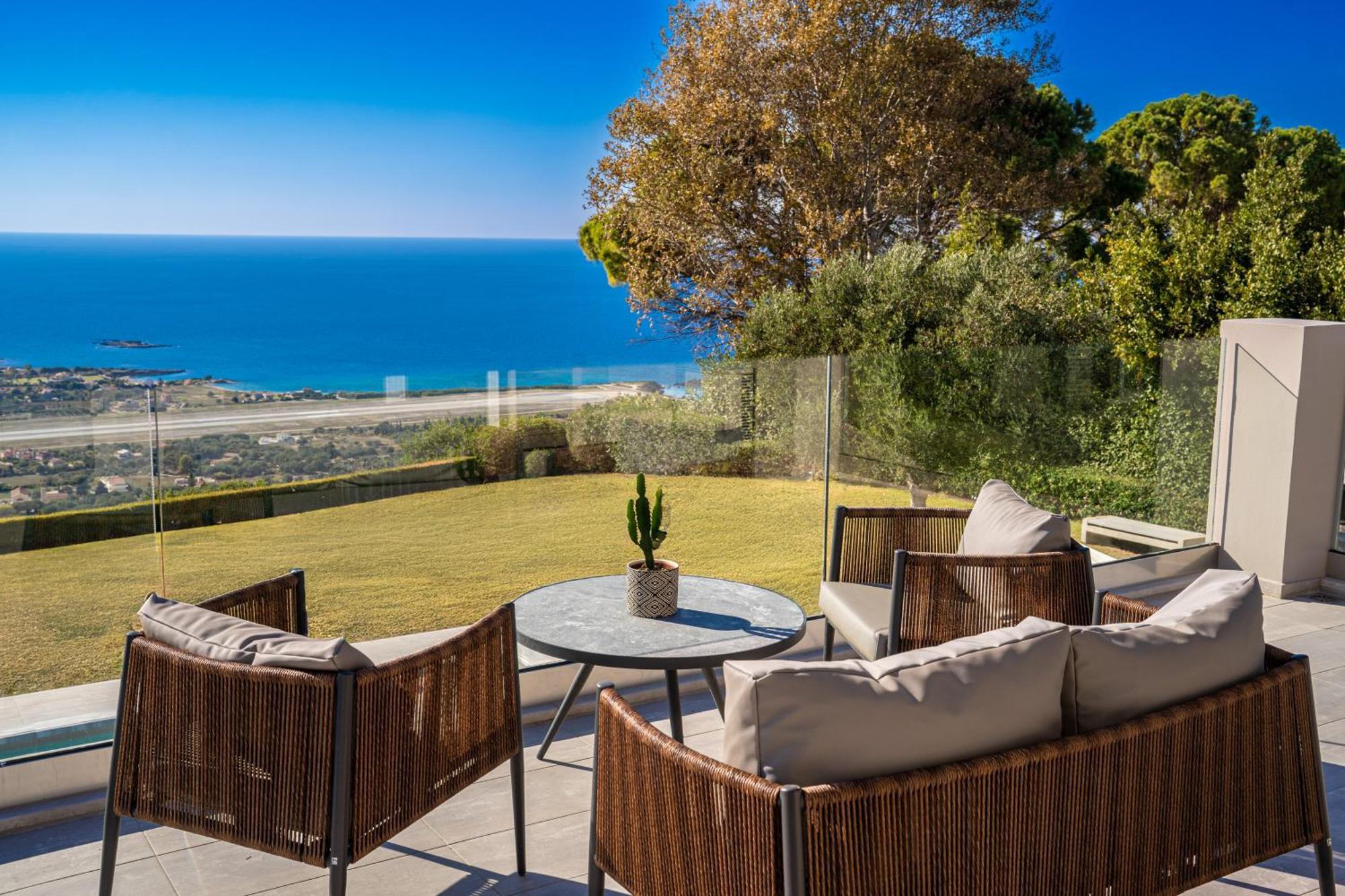 Grande Azzurro In Lakithra Villa Ngoại thất bức ảnh
